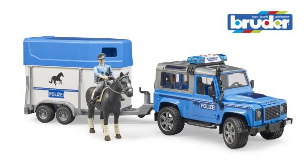 Bruder 02588 Land Rover Defender Polizeifahrzeug, Pferdeanhänger, 1 Pferd und Polizist